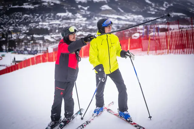 LH Anton Mattle mit Pistenchef Hans-Peter Schwaiger an der Rennstrecke. | Foto: Fitsch