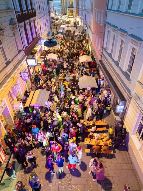 Der Fasching in der Bahnhofsstraße ist der traditionelle Endspurt in Ried im Innkreis. | Foto: MeinBezirk/Doms