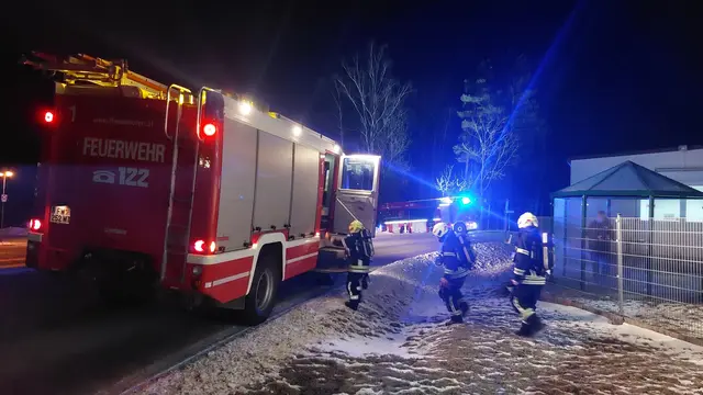 Um 05:20 Uhr konnten die Einsatzkräfte wieder einrücken. | Foto: FF Waidhofen/Thaya