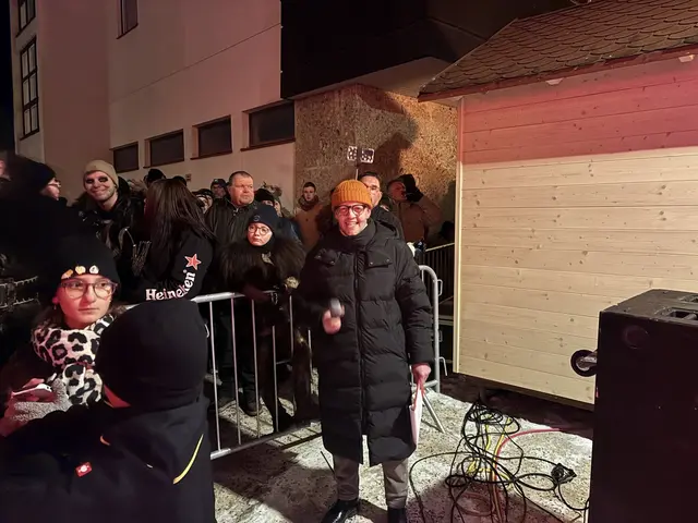 Bürgermeister Gernot Esser moderierte das höllische Treiben in seiner Gemeinde. | Foto: MeinBezirk/Angelika Brunner