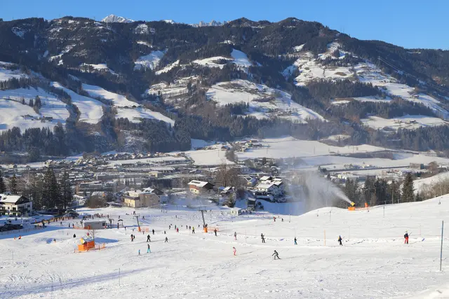 Skifahren am Hahnbaum hat seit den 1950er Jahren Tradition.  | Foto:  E. Viehhauser/Stadtgemeinde St. Johann