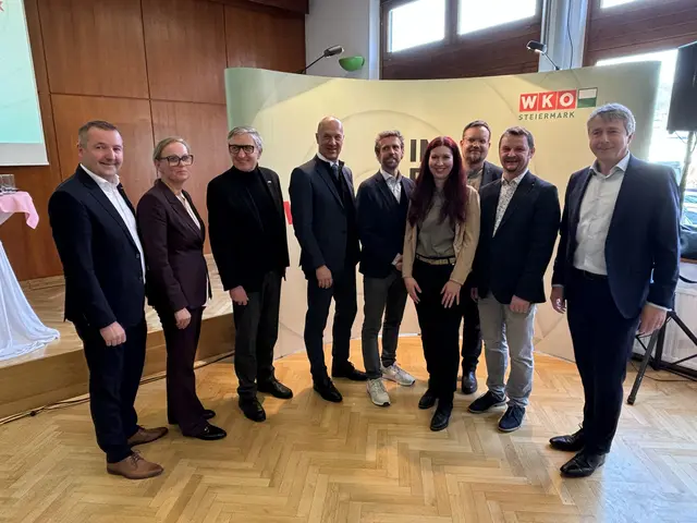 WKO-Empfang in Bruck: Thomas Marichhofer, Martina Romen-Kierner, Josef Herk, Harald Holzgruber, Bernd Ekhart, Tanja und Florian Deutschmann, Christian Prammer und Karl Hartleb.