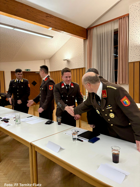 Die Wahlen bei der Feuerwehr Flatz. | Foto: Feuerwehr Ternitz-Flatz