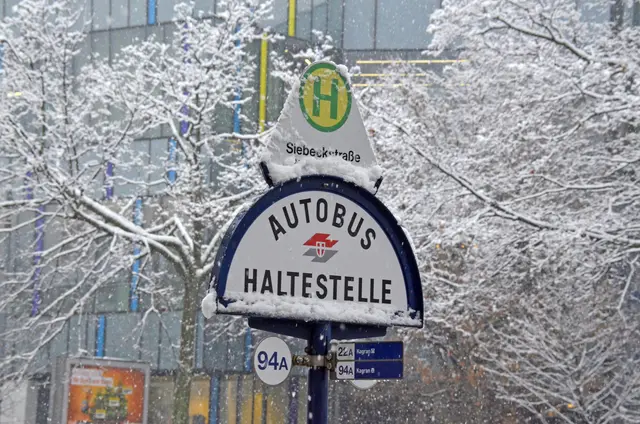 Am Freitag ist Wien fest im Griff des Winters - auch bei den Öffis. (Archiv) | Foto: APA-Images / Willfried Gredler-Oxenbauer
