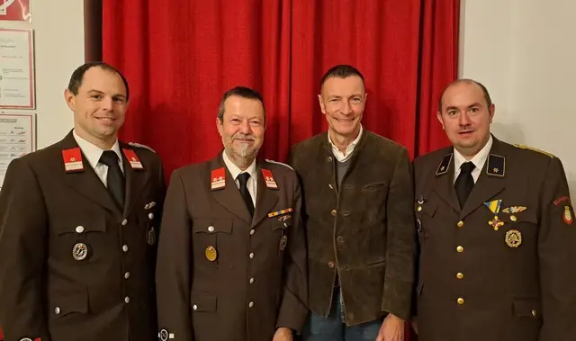 Zillingdorf-Markt: Alois Römer und Stefan Lichtenwörther wurden zum Kommandanten bzw. Kommandant-Stellvertreter gewählt. | Foto: Patrick Seiser / FF Zillingdorf-Markt