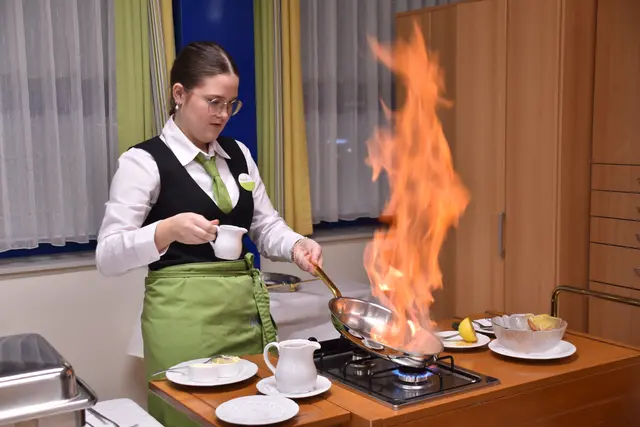 In der HLW Oberwart wurde ordentlich flambiert. | Foto: MeinBezirk/Michael Strini