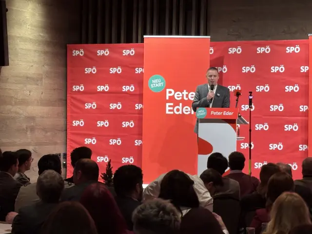 Der designierte Landesparteivorsitzende der SPÖ Salzburg, Peter Eder, hielt im Rahmen des Jahresauftakts in Bischofshofen eine Ansprache an die SPÖ-Mitglieder. | Foto: Emanuel Hasenauer