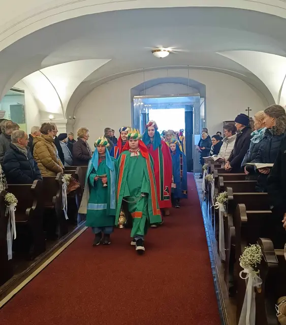 Einzug der Sternsinger in die Güssinger Basilika. | Foto: Stadtpfarre Güssing