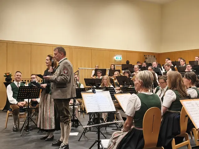 ...und eröffnen das Konzert. | Foto: Günther Koch 