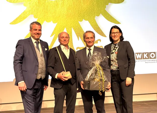 Ehrungen für Klaus Lackner und Balthasar Exenberger (Mi. v. li.), Hermann Huber (li.), Barbara Thaler. | Foto: Nikolaus Kogler