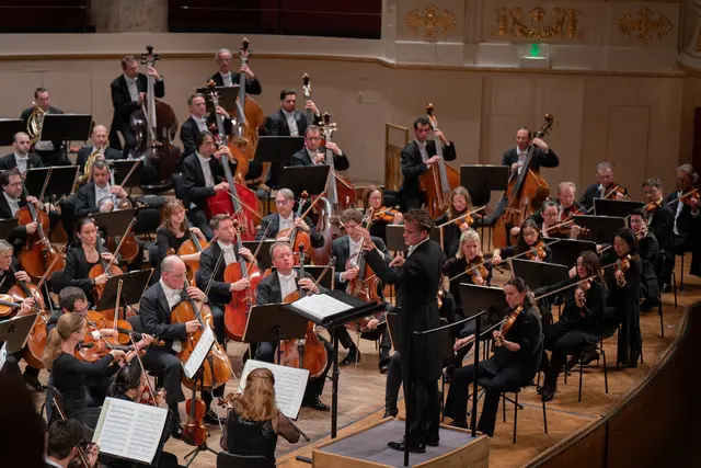 Philippe Jordan am Pult der Wiener Symphoniker beim Konzert, in dessen Rahmen er ausgezeichnet worden ist. | Foto: Andrea Humer / Wiener Konzerthaus