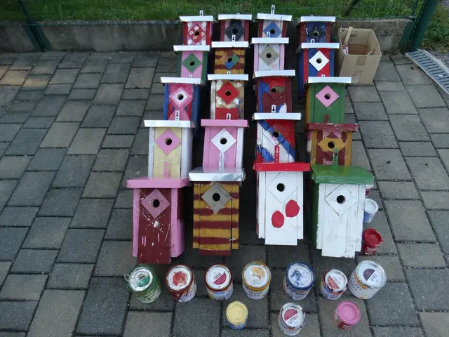 Zu den 100 bestehenden Nistkästen kamen im Vorjahr weitere 50, die von Kindern und Jugendlichen bemalte wurden. Die Berg- und Naturwacht hängte sie in Kalsdorf und Werndorf auf und reinigte sie im Herbst durch Entfernen des Nistmaterials, damit kein Ungeziefer überwintern kann. Auch hier verzeichnet Josef Haberl einen Erfolg. 91 Prozent aller Nistkästen waren besetzt. Teilweise auch von den streng geschützten und sehr friedlichen  Hornissen, welche auch eine große Wohnungsnot haben. Betreut werden die Nistkästen von den Berg- und Naturwächtern Astrid Wirth, Grete Kellner-Freisl, Franz Hillebrand, Gerhard Huber, Martin Winter und Josef Haberl. | Foto: privat