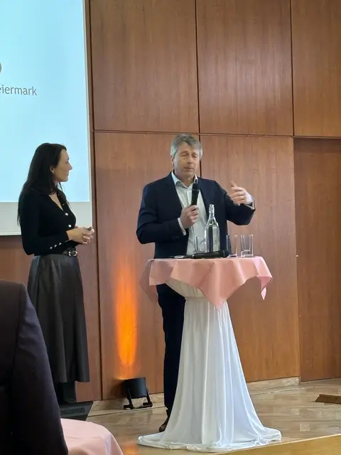 Karl Hartleb, Geschäftsführer von ICS.