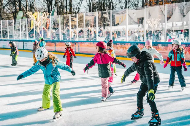Eislaufen hat in Graz gerade Hochsaison. MeinBezirk hat alle Orte zusammengefasst, wo man in Graz gerade eislaufen kann.  | Foto: Luke Goodlife
