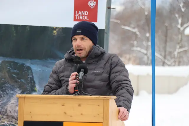 Christian Sandbichler unterstrich, dass Hochwasserschutz nicht an Gemeindegrenzen endet. | Foto: Christiane Nimpf