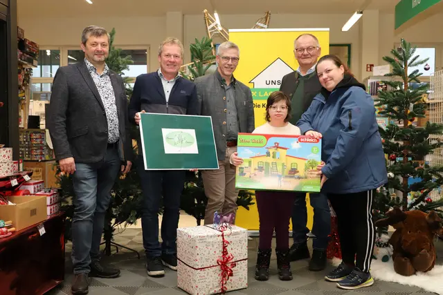 v.l.n.r.: AR Johann Stockinger, Obmann Andreas Lidauer, GF Johann Auer, Leonie Benzer, Obmann Karl Eschlböck, Marina Benzer

  | Foto: Lagerhaus Eferding-OÖ Mitte