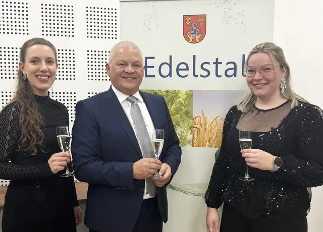 Die Musikschullehrerinnen Clara Pfingstl und Marie
Neurathner  | Foto: Gemeinde Edelstal