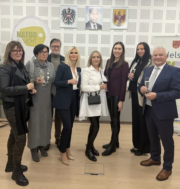 Bürgermeister Handig mit den GemeindeärztInnen und Assistentinnen. | Foto: Gemeinde Edelstal