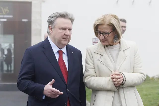 Der Gastpatienten-Streit zwischen Wien und Niederösterreich spitzt sich zu. Im Foto: Wiens Bürgermeister Michael Ludwig (SPÖ) und Niederösterreichs Landeshauptfrau Johanna Mikl-Leitner. (Archiv) | Foto: Images / APA / ERWIN SCHERIAU