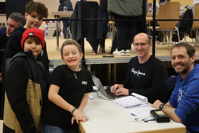 Buabe bei der Anmeldung.  | Foto: Tatschl