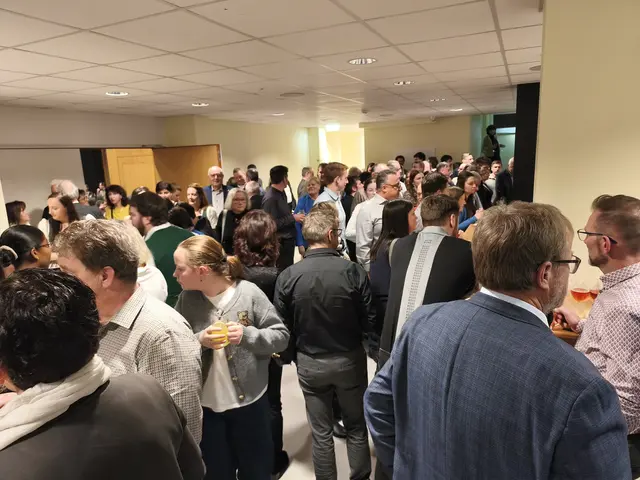 Schon in der Pause beim Stärken, gab's für die Darbietung viel Lob. | Foto: Günther Koch 