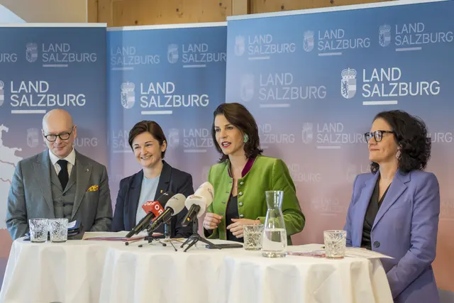 im Bild: Landesrat Wolfgang Fürweger, Landeshauptfrau Stellvertreterin Marlene Svazek, Landeshauptfrau Karoline Edtstadler, Landesrätin Daniela Gutschi  | Foto: Land Salzburg/Neumayr/Leopold