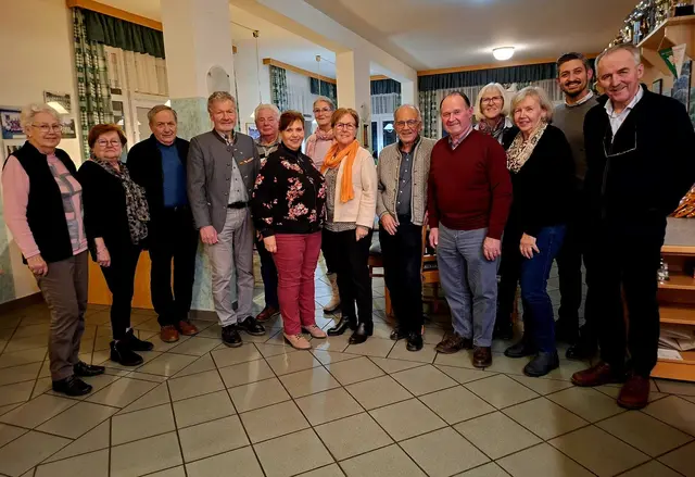 Adekgunde Ehn, Magdalena Jellinek, Otto Ruthner, Gottfried Muck, Johann Knoth, Gabriele Ernsthofer, Annemarie Riedmüller, Theresia Kreitmayer, Ernst Wolfinger, Matthias Höselmeyer, Hildegard Glassl, Edith Hiesinger, Wolfgang Zimmermann und Karl Lehner | Foto: Ernst Wolfinger