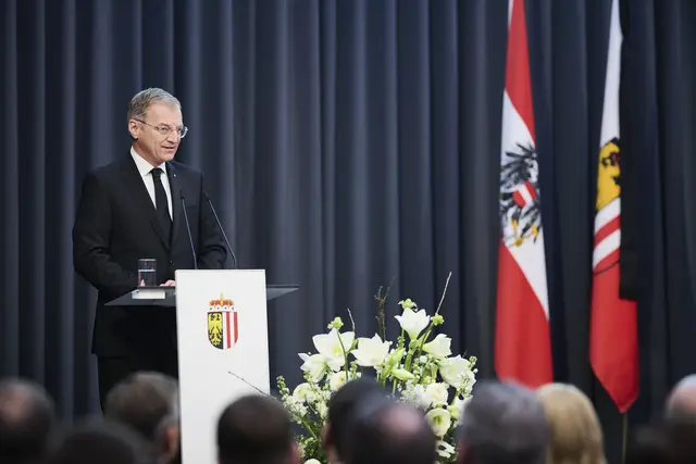 Landeshauptmann Thomas Stelzer würdigte den verstorbenen Landeshauptmann a.D. Josef Ratzenböck als „großen politischen Gestalter Oberösterreichs, einen Brückenbauer, der stets das Verbindende gesucht hat.“  | Foto: Land OÖ/Peter Mayr