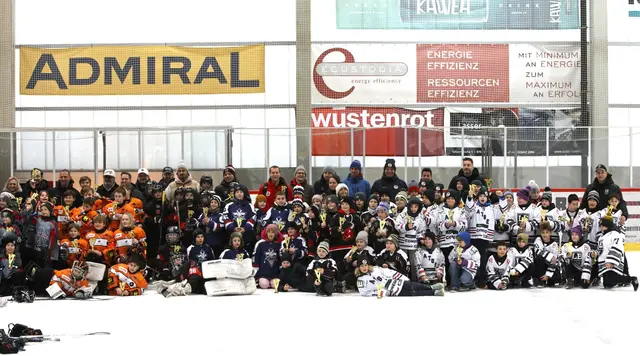 In der U9 waren 9 Mannschaften am Start, die ihr Talent am Eis unter Beweis stellten. | Foto: LE Kings