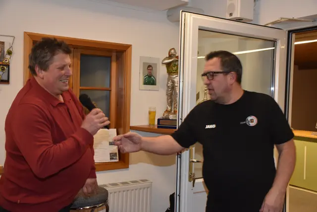 Eisstockmeisterschaften Pabneukirchen 2026. Veranstalter Schützenverein &amp; Sportunion. Oberschützenmeister Karl Tremetsberger und Sportunion-Obmann Peter Lingg.  | Foto: Zinterhof