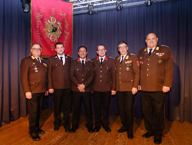 Das Rekawinkler Kommando mit Abschnittskommandant Stv. Abschnittsbrandinspektor Harald Pollak, Abschnittskommandant BR Michael Gindl und Leiter des Verwaltungsdienstes: Verwaltungsinspektor Roman Brunner. | Foto: FF-Rekawinkel