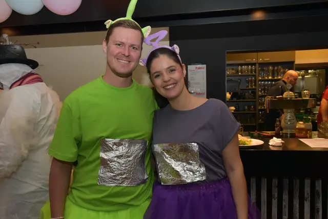 Oliver und Verena als Teletubbies Tinky-Winky und Dipsy | Foto: Alois Braid / zema.medien.de