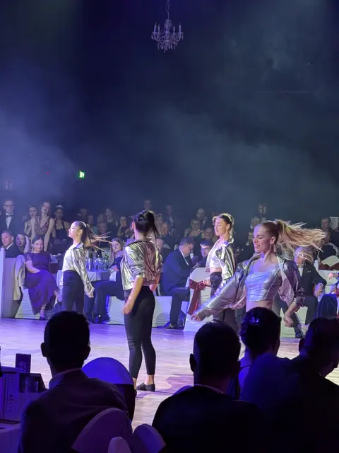 Tanzeinlagen zu Mitternacht des Ballets St. Pölten.  | Foto: Michael Berger