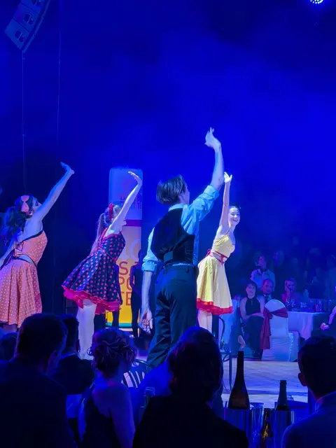 Mitternachtseinlage "Küss die Hand schöne Frau" | Foto: Michael Berger