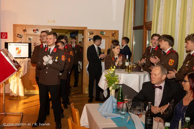 Jungherrenkomitee nimmt Aufstellung für Einmarsch. | Foto: cine-motion.at / R. Ivanek