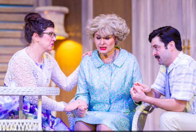 Johanna Rehm, Christina Saginth (am Rande des Nervenzusammenbruchs), Boris Popovic:  | Foto: Bettina Frenzel