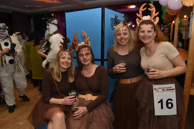 Die Rehlein Regina, Astrid, Karina und Andrea sind den Jägern entwischt | Foto: Alois Braid / zema.medien.de