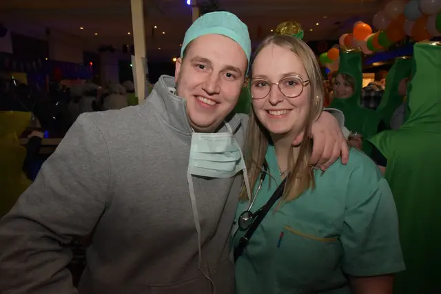 Adrian und Anja aus Vichtenstein feiern beim Maskenball | Foto: Alois Braid / zema.medien.de