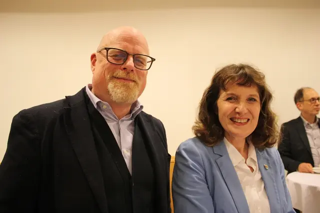 Gemeinsam mit Stephan Schimanowa, der auch das Catering bereitstellte, erfreute sich Bürgermeisterin Silvia Drechsler über den gelungenen Abend