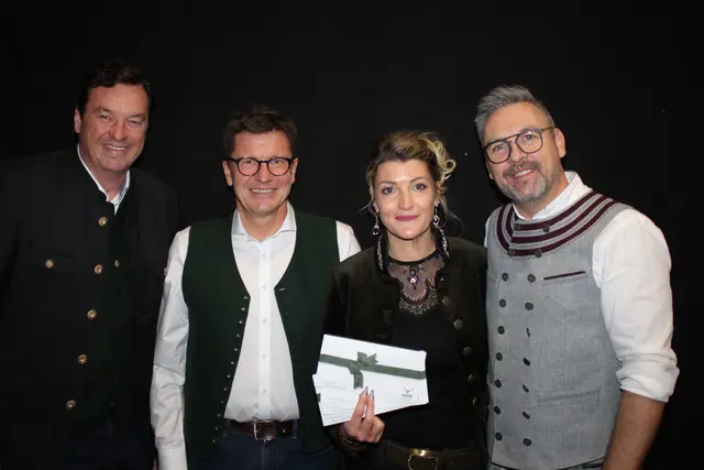 Bgm. Jochen Bocksrucker, Kulturstadtrat Andreas Albrecher, Sabrina Raudner und Veranstalter Markus Kern | Foto: Patrick Marcher