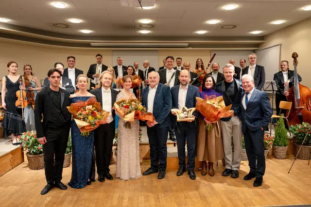 Norbert Kollbauer, Obmann Stellvertreter Tourismusverband Hochkönig, Josef Schwaiger, Obmann Tourismusverband Hochkönig, Christine Scharfetter, GF Tourismusverband Hochkönig, Stefan Schnöll, Landeshauptfrau – Stellvertreter, Klaus Portenkirchner, Bürgermeister Dienten, Sowie die Ballett Tänzer und das Wienerklassik Orchester unter der Leitung von Mag. Bernhard Pfaffelmaier | Foto: Hochkönig Tourismus