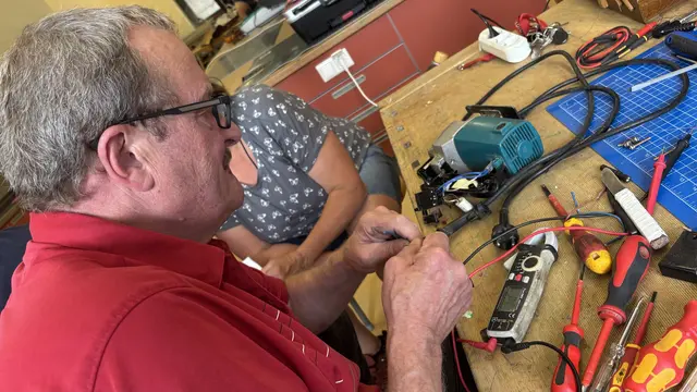 Impression von einem Reparaturcafé im Lungau. (Archivfoto) | Foto: pjw