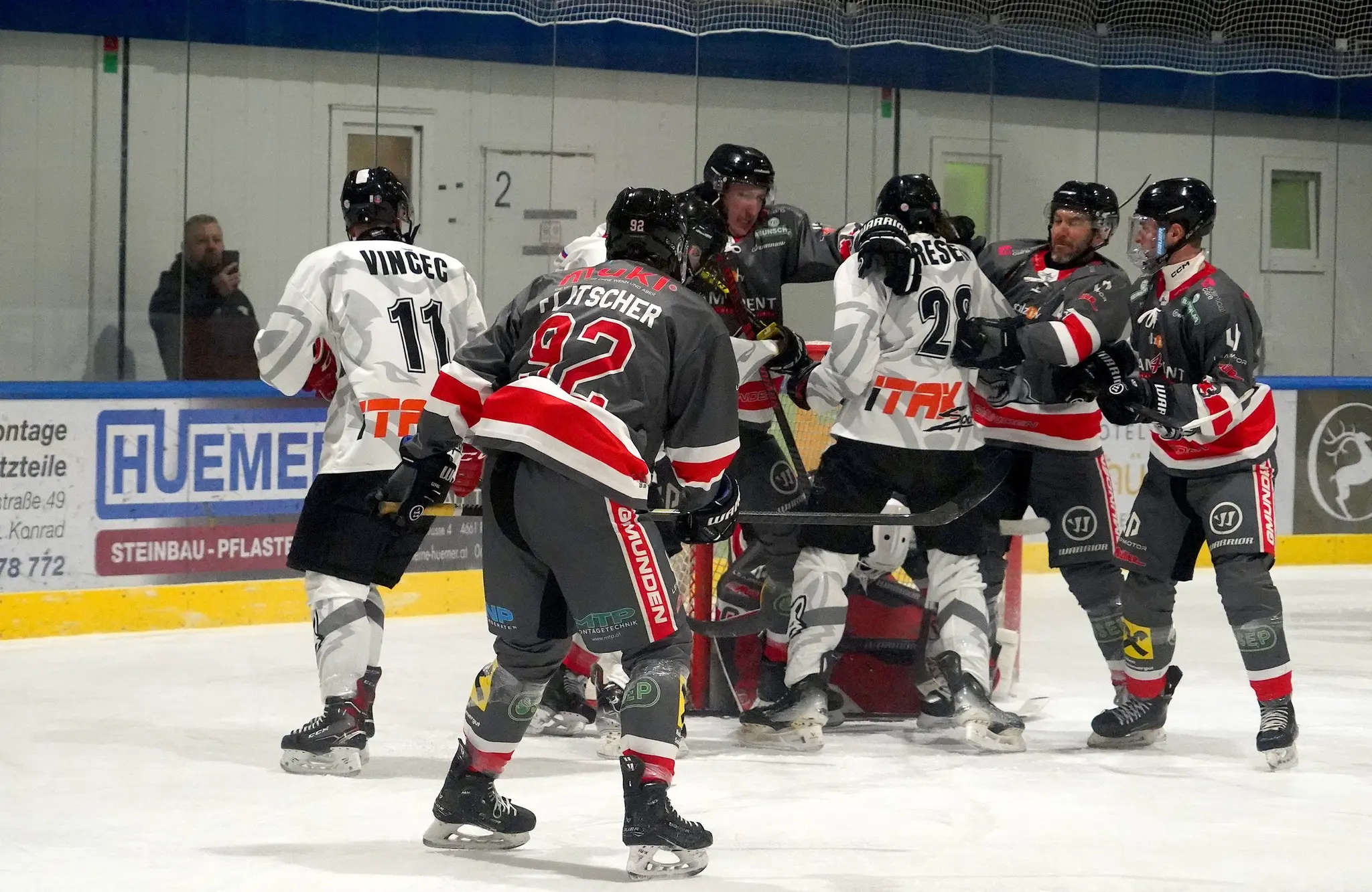 Große Bildergalerie: Die Cam4Dent Sharks Gmunden zurück auf der ...