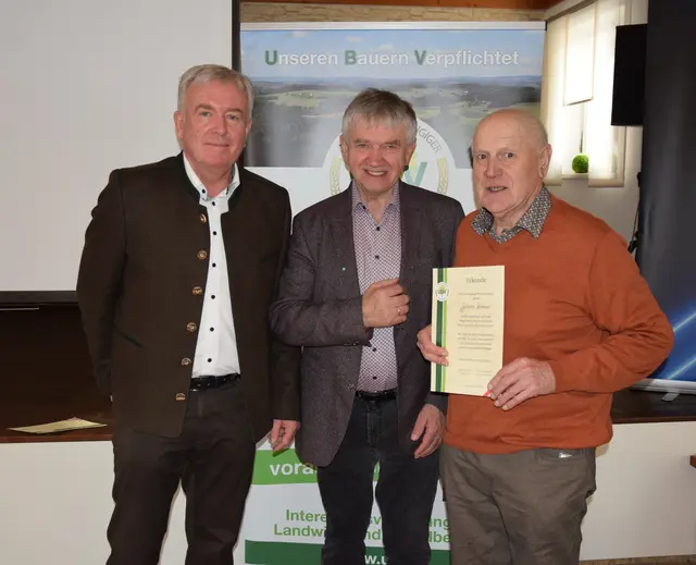UBV-Landesobmann Karl Keplinger, Organisationsreferent Johann Großpötzl und das langjährige UBV-Mitglied Johann Kremser aus Moosbach. | Foto: UBV