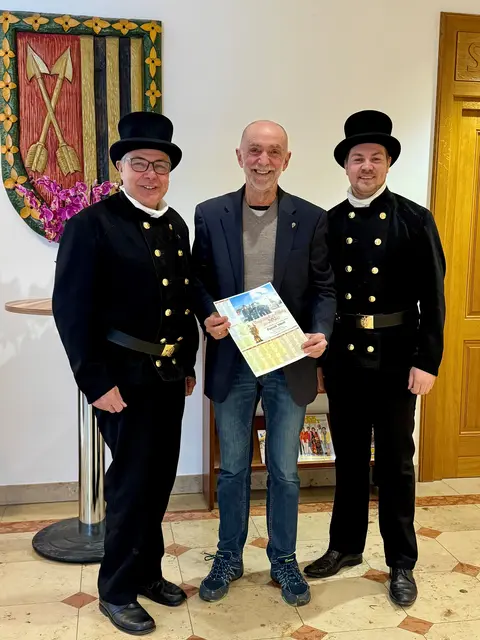 Herbert Weitl, Bürgermeister Josef Schaden und Patrick Weitl | Foto: Marktgemeinde Schweiggers