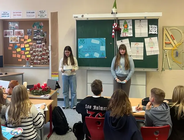 Die Schülerinnen und Schüler erarbeiteten im Zuge des „Frei Day" Lernformates die 17 Ziele für nachhaltige Entwicklung und präsentierten diese an ihre Mitschülerinnen und Mitschüler. | Foto: Musikmittelschule Weiz