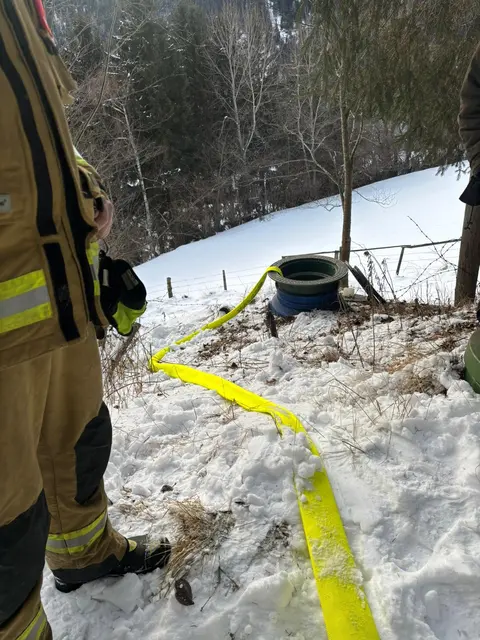 Fehlendes Wasser stellt in Ramingstein mancherorts derzeit ein Problem dar; die örtliche Feuerwehr führte in den letzten fünf Tagen mehrere Wasser-Transportfahrten durch, ingesamt waren es es bereits fünf Einsätze dieser Art. (12. Jänner 2026) | Foto: FF Ramingstein