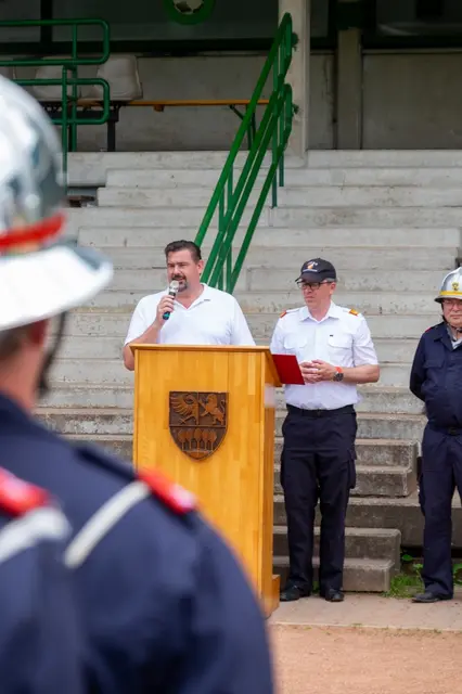 Bürgermeister Stefan Steinbichler (l.) und Abschnittsfeuerwehrkommandant Michael Gindl | Foto: FF Purkersdorf / Timo Nowak