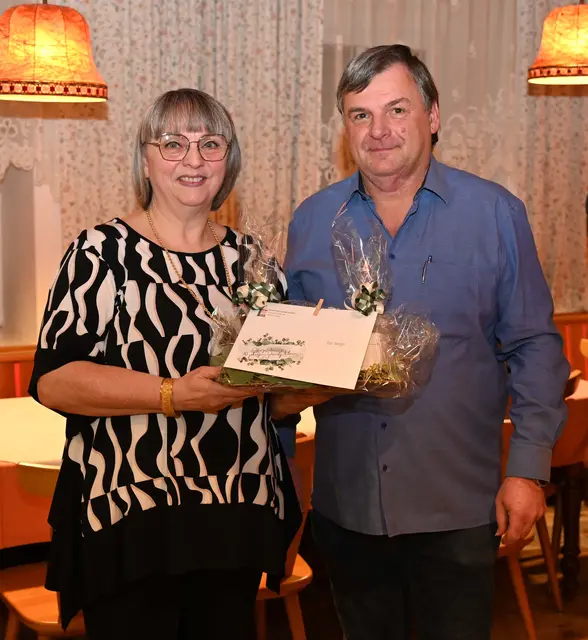 Vizebürgermeister Josef Landstetter gratulierte für die Schloss Leiben GmbH | Foto: Foto: Charly Baumgartner