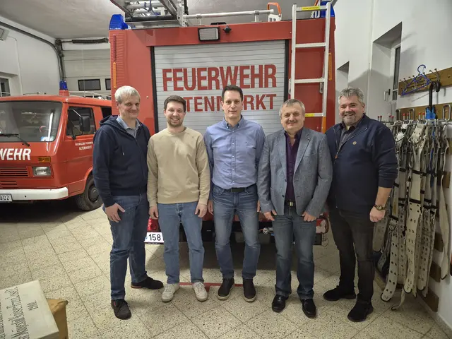 OV Herbert Krückl, Kdtstv. Christoph Uhl, Kdt. Karl Rohrböck, UAKdt. Konrad Krückl, Bgm. Franz Popp.  | Foto: Gemeinde Gaubitsch